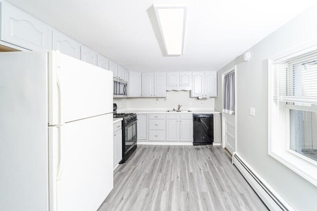 Building Photo - 2316 4th Ave
