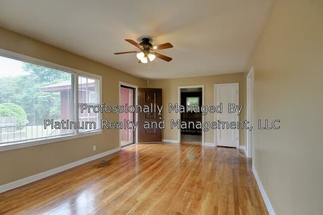 Building Photo - 406 Gary Hills Dr