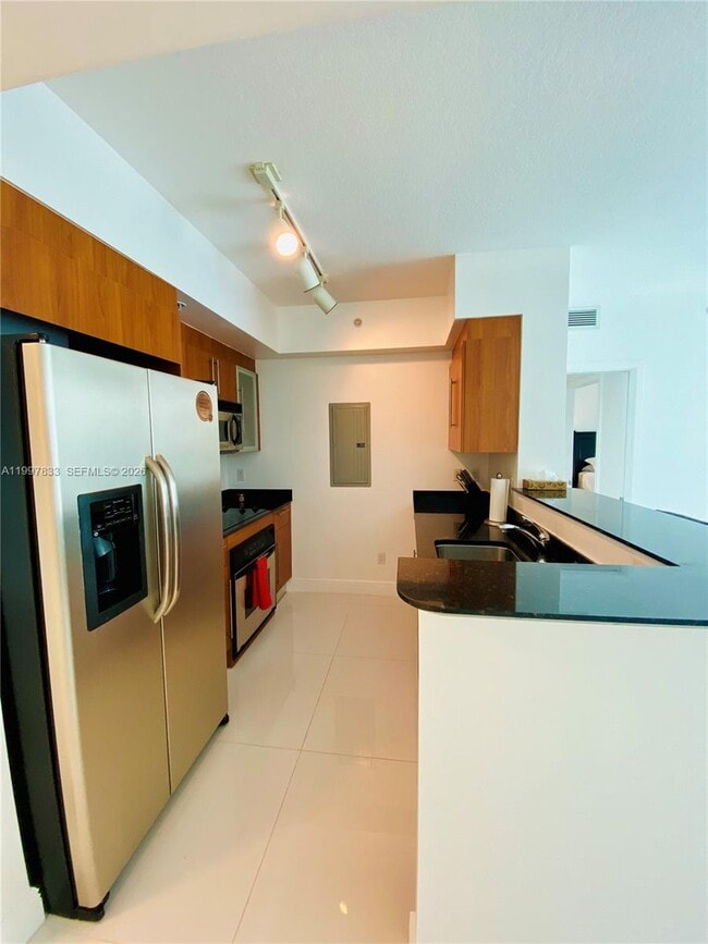 Building Photo - 325 S Biscayne Blvd