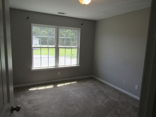 Building Photo - 42 Pinto Trail