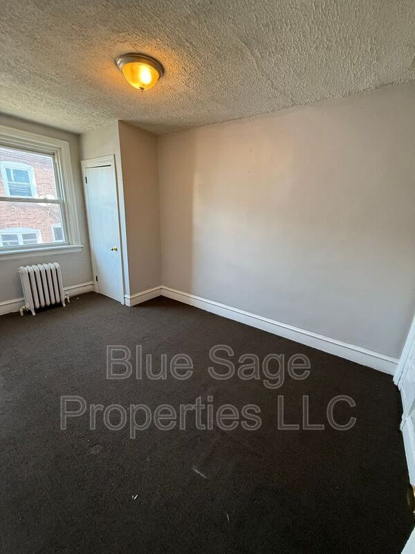 Building Photo - 7139 Greenwood Ave