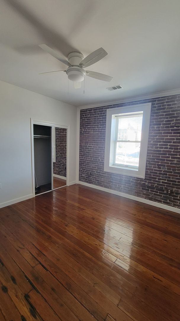 Building Photo - 121 W Jackson Ave