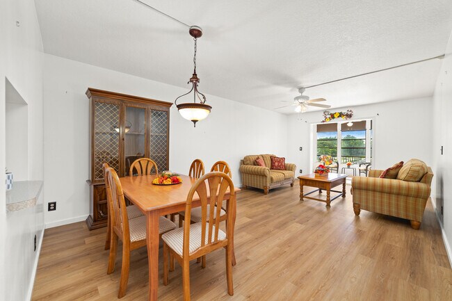 Building Photo - 230 NE 26th Ave