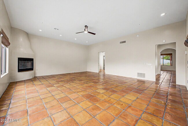 Building Photo - 9202 E Rimrock Dr