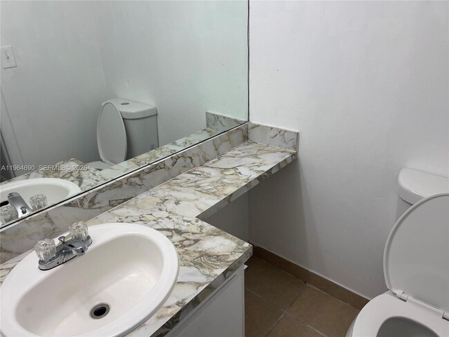 Building Photo - 2017 NW 46th Ave