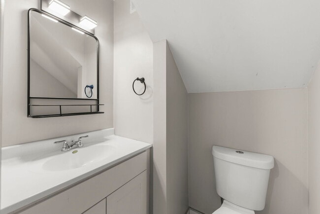 Building Photo - 2661 Prairieview Ln S