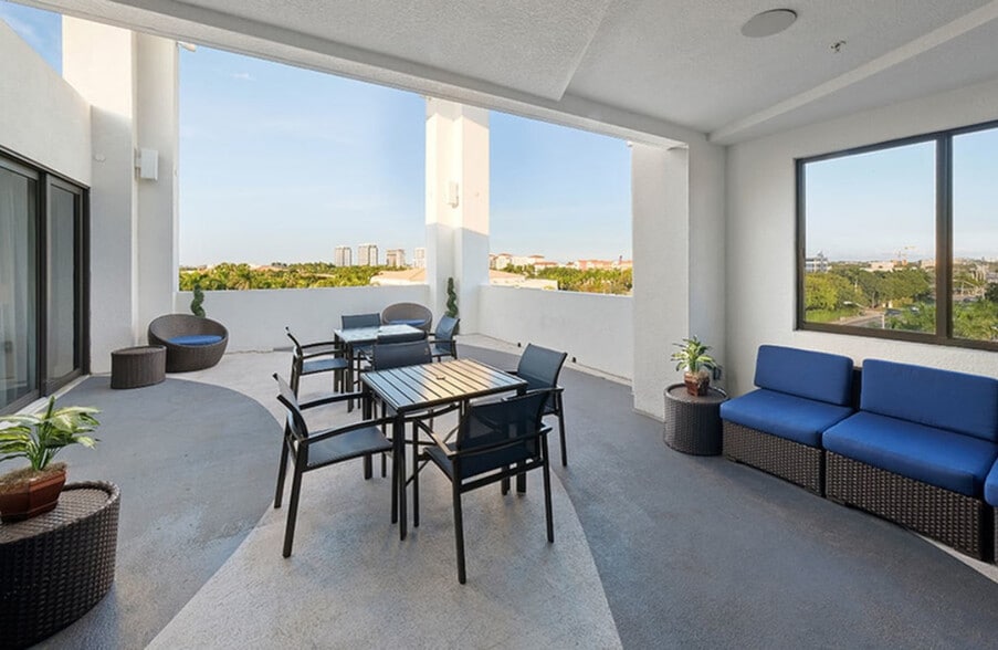 Building Photo - 8800 Doral Blvd