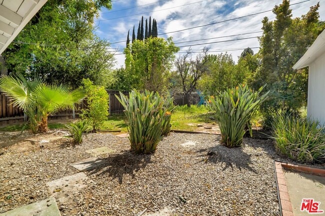 Building Photo - 19732 Henshaw St