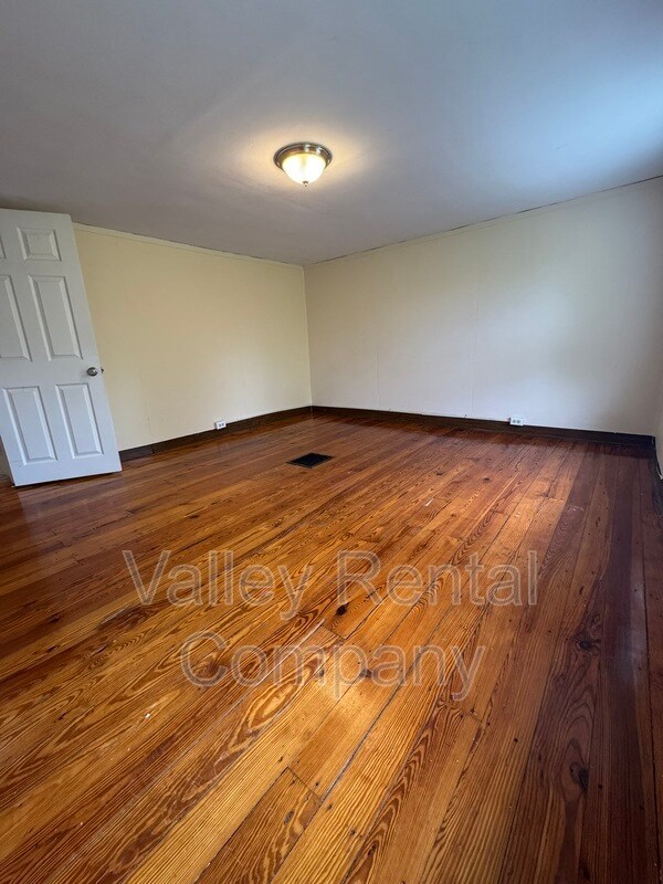 Building Photo - 46 Old Amherst Rd