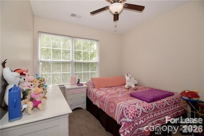 Building Photo - 137 Lynch Cir