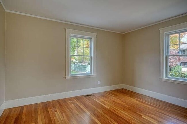 Building Photo - 71 Church St