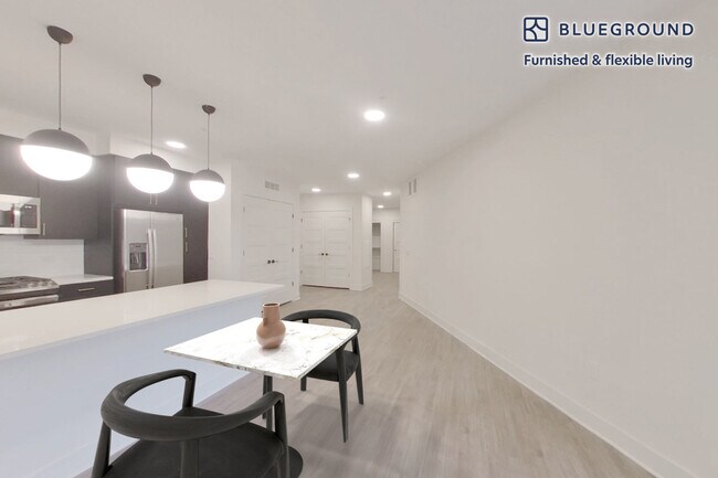 Building Photo - 1580 E 39th Ave