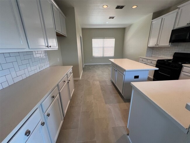 Building Photo - 15632 Gatehouse Dr