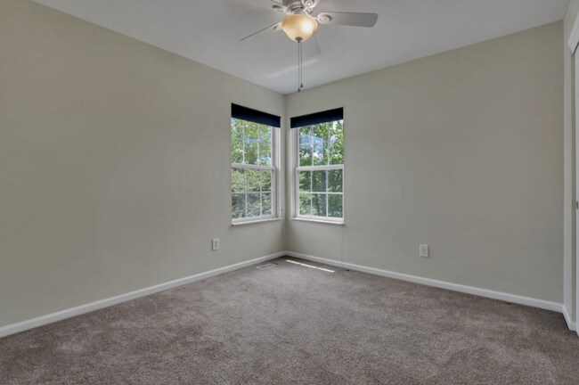Building Photo - 6715 Sunningdale Dr