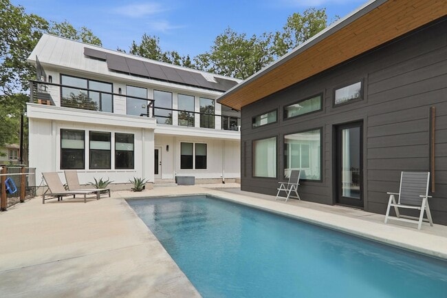 Building Photo - 201 Kahana Ln