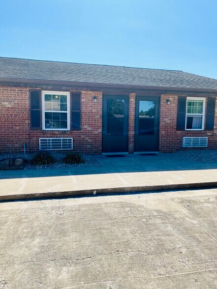 Building Photo - 35 Cedarcrest Ct