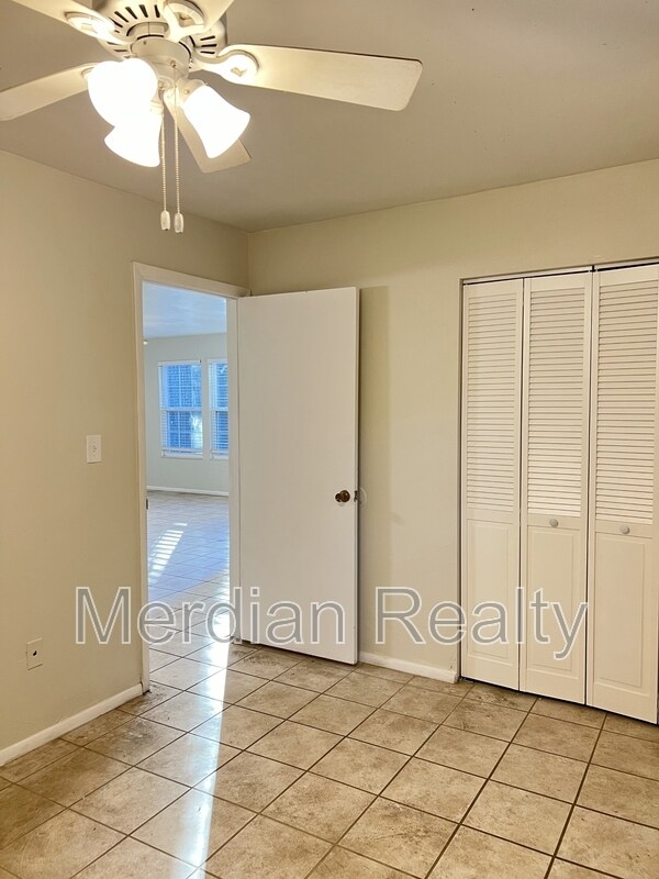 Building Photo - 7210 SW 45th Pl