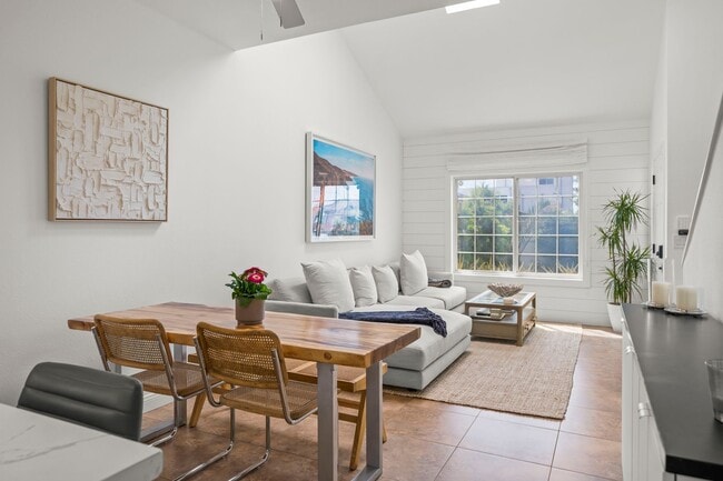 Building Photo - Fully Furnished Rental Imperal Beach