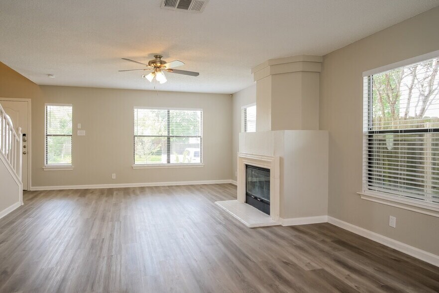 Building Photo - 1232 Dexford Dr