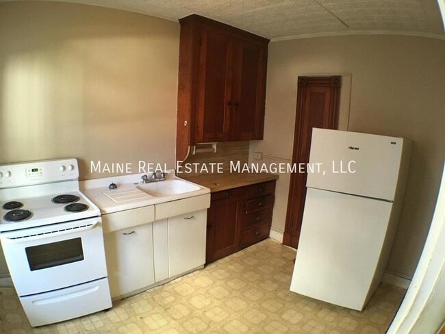 Primary Photo - 591 Main St