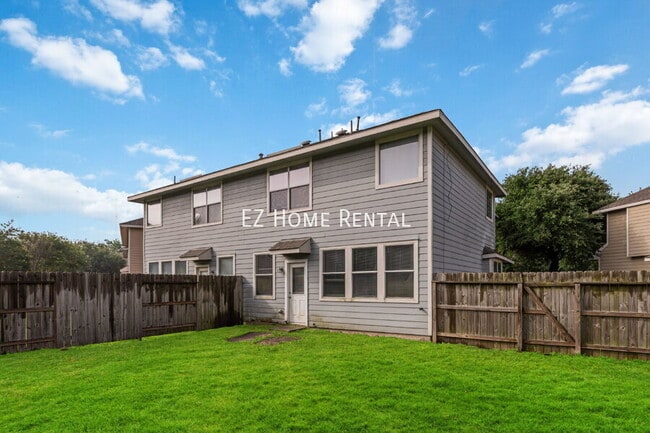 Building Photo - 14322 Mooreview Ln