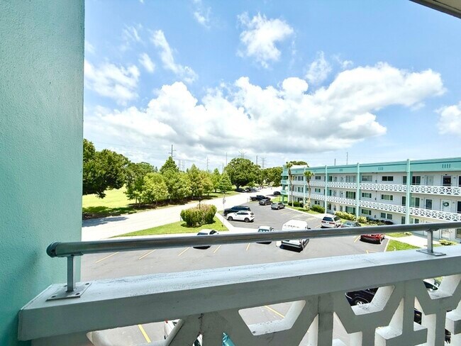 Building Photo - 2455 Finlandia Ln