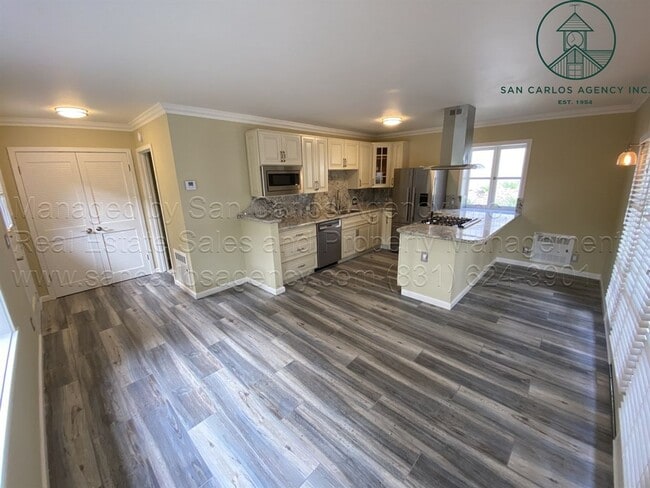 Building Photo - Completely Remodeled One Bedroom Carmel Hi...