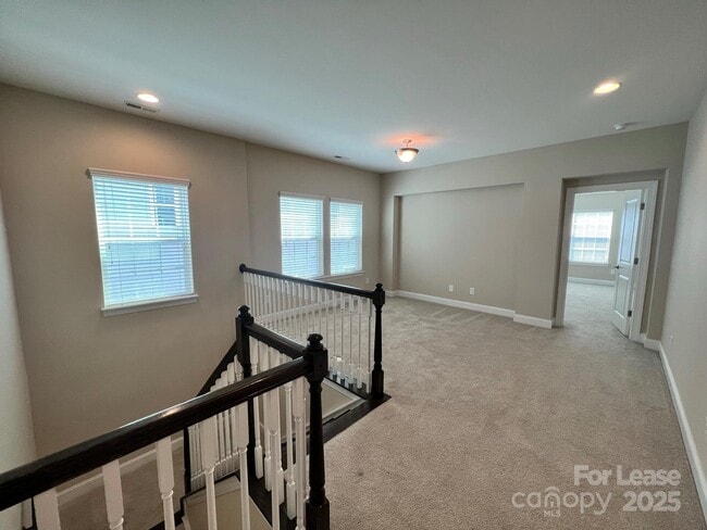 Building Photo - 15531 Laverack Ln