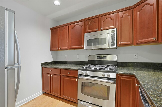 Building Photo - 3216 Leeward Dr