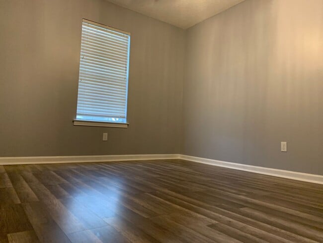 Building Photo - 5412 Leaning Oak Dr