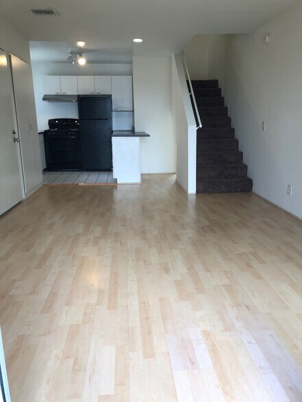 Building Photo - 1733 Lucile Ave