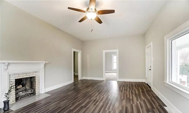 Building Photo - Welcome to this charming 3-bedroom, 2-bathroom home located in the vibrant city of Concord, NC.