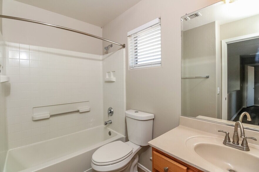 Building Photo - 60333 E Black Crest Loop