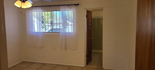 MasterBed - 1375 E Louisiana Dr