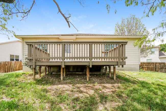 Building Photo - 930 Amber Knoll