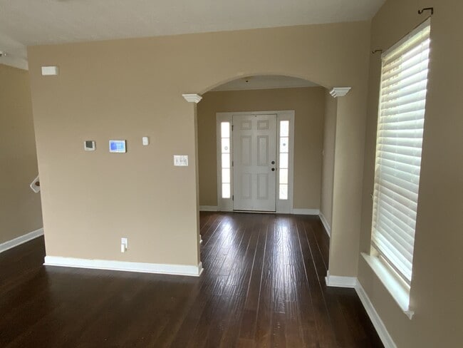 Building Photo - 2015 Hatton Ct