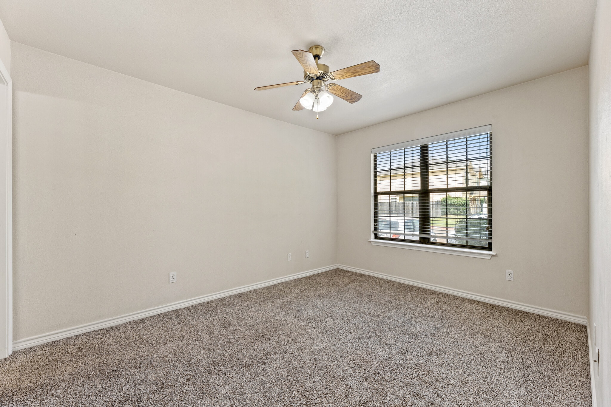 Building Photo - 100 Sendero Dr