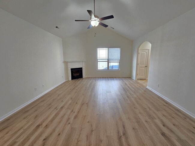 Building Photo - 185 Bur Oak Dr