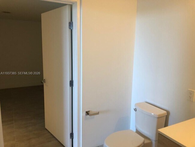 Building Photo - 16385 Biscayne Blvd