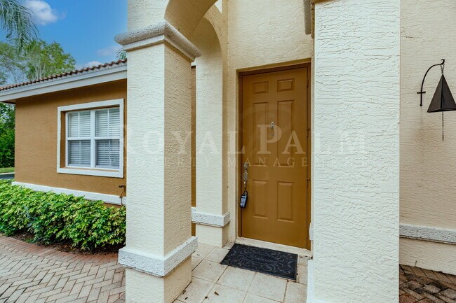 Building Photo - 12060 Lucca St