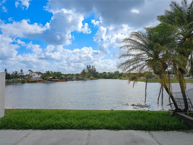 Building Photo - 1341 SW 124th Ct