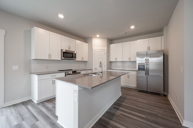 Building Photo - **BE THE LUCKY ONE TO LIVE IN THIS BEAUTIFUL HOME IN THE DESIRABLE SAWGRASS NEIGHBORHOOD IN SPRIN...