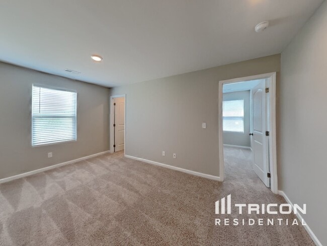 Building Photo - 160 Millbrook Dr
