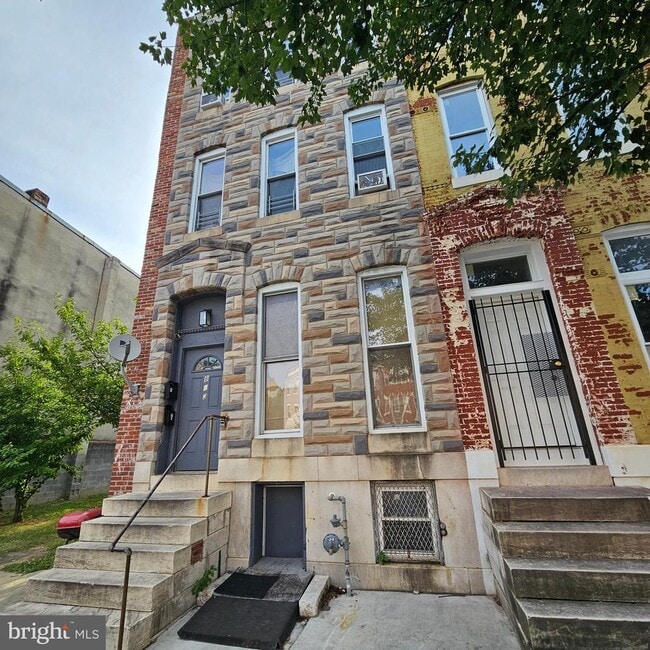 Building Photo - 813 N Fulton Ave