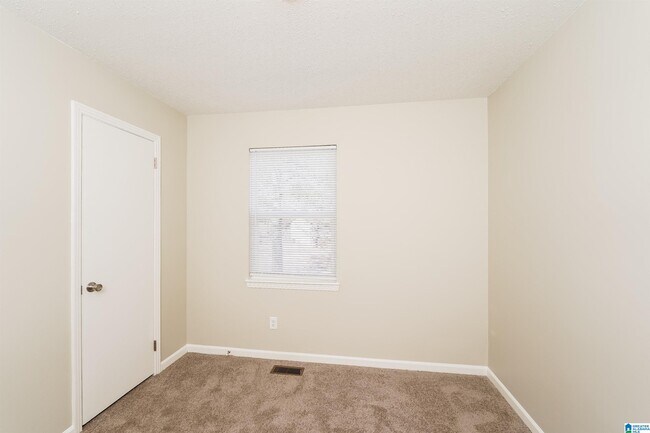 Building Photo - 2573 Gaylon St