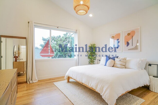 Building Photo - Modern Living in the Heart of Richmond, Just Blocks from Division Street This Home will not last ...