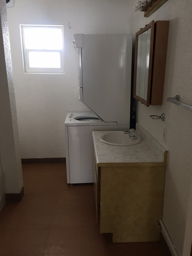 Building Photo - 1 bedroom 1 bath