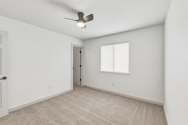 Building Photo - 211 Banner Ave
