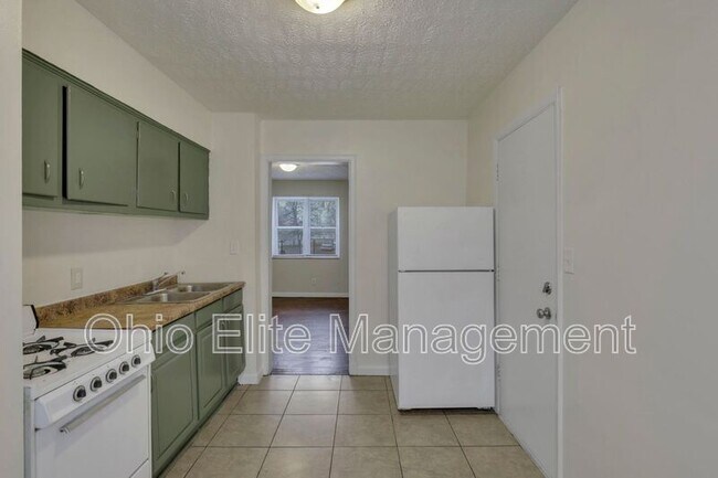 Building Photo - 209 N James Rd