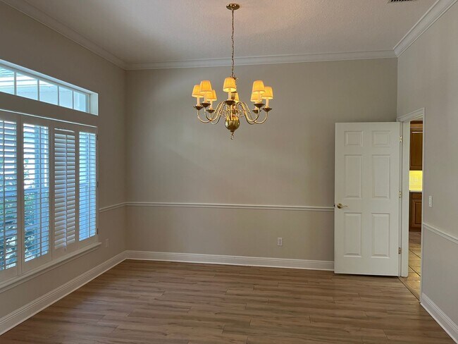 Building Photo - 2054 Sawgrass Dr